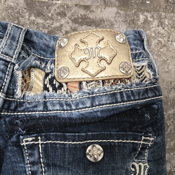 Miss Me Womens? Juniors? Signature Skinny Hand Cut Jean Shorts Size 25 - Picture 5 of 10